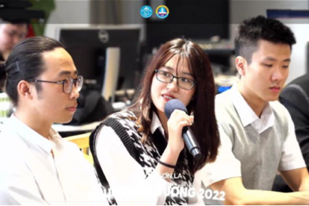 Sinh viên các trường ĐH “Top đầu” tư vấn tuyển sinh cho học sinh THPT Chuyên Sơn La
