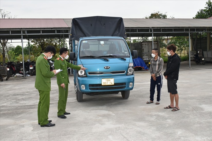 Bắt hai đối tượng quê Nam Định đi ô tô tải sang Ninh Bình trộm trâu