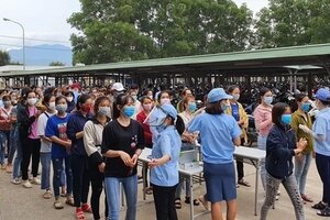 TP.HCM: F1 có thể đi làm ngay, phải xét nghiệm nhanh và tuân thủ 5K 