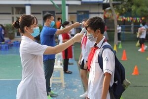 Căn cứ số ca mắc Covid-19, Hà Nội sẽ cho học sinh từ lớp 7 -12 đi học trực tiếp 