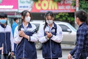 Hà Nội cho học sinh từ lớp 7-12 đi học trực tiếp