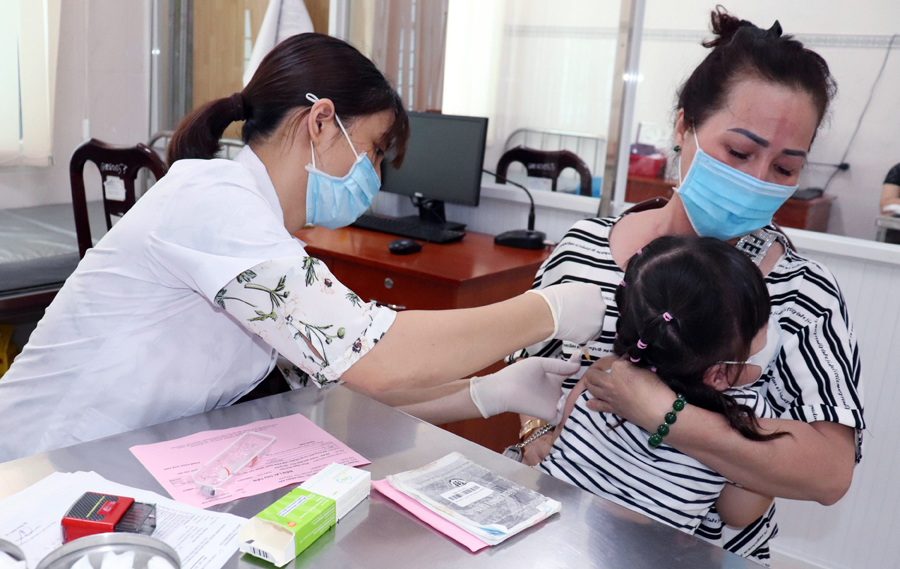 Thủ tướng yêu cầu nghiên cứu tiêm vaccine phòng Covid-19 cho trẻ 3-5 tuổi