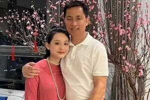 Bất ngờ thân thế đại gia U60 lộ ảnh thân mật với Hiền Hồ