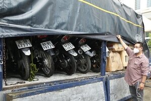 Bắt nhóm người dùng xe tải chở nhiều xe máy trộm cắp đi tiêu thụ