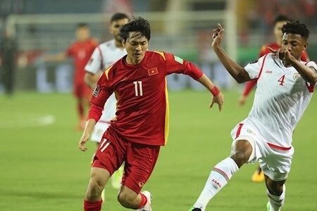 Hàng công mờ nhạt, tuyển Việt Nam thua đáng tiếc Oman trên sân nhà