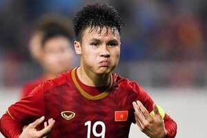 Tờ Sina: ‘Các cầu thủ Trung Quốc phải học Quang Hải’