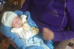 Tìm kiếm thân nhân cho bé sơ sinh bị bỏ rơi trước cổng nhà dân