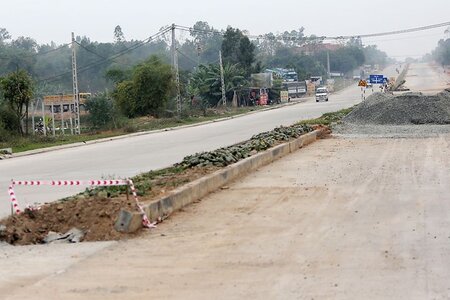 Đầu tư hơn 8.100 tỷ đồng nâng cấp 22km Quốc lộ 6 đoạn Ba La - Xuân Mai