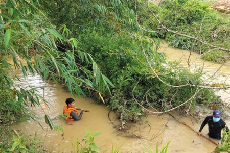 Tìm thấy thi thể nữ sinh ở Bình Phước bị nước cuốn trôi trên đường đi học về