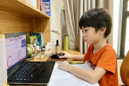 Không để học sinh, sinh viên trên địa bàn Hà Nội học trực tuyến kéo dài