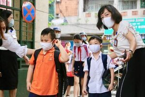 Học sinh nhiều địa phương trở lại trường từ hôm nay