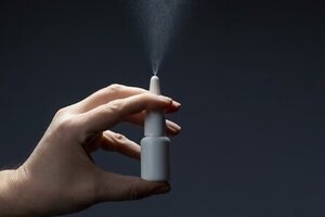 Vắc-xin Covid-19 dạng xịt mũi bảo vệ cơ thể thế nào?