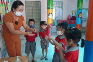 Chuyên gia chỉ cách phòng lây nhiễm Covid-19 cho trẻ mầm non khi trở lại trường