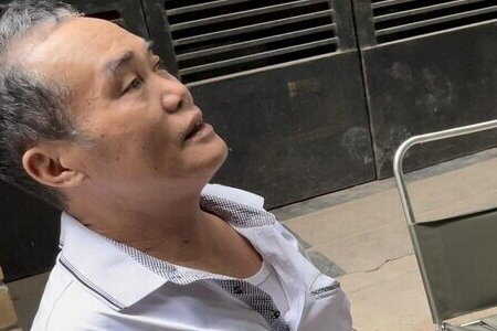 Hà Nội: Chồng siết cổ vợ tử vong rồi thản nhiên đi uống bia