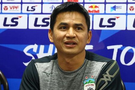 HLV Kiatisak nói gì trước ngày tranh tài tại AFC Champions League?