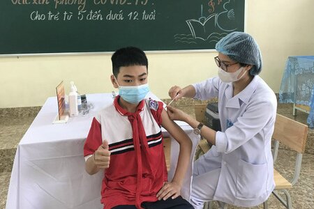 160 học sinh lớp 6  ở Quảng Ninh tiêm vaccine Covid-19 