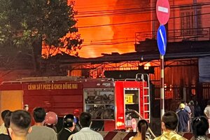 Đồng Nai: Cháy lớn tại của hàng sửa xe ven quốc lộ 1