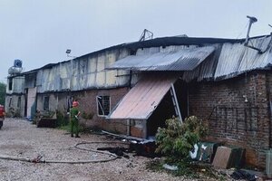 Cháy xưởng may rộng 300 m2 tại Hà Nội, con trai chủ xưởng tử vong