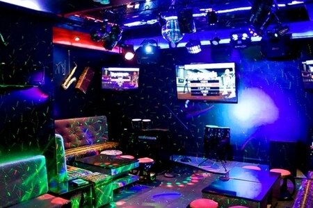 Nam Định cho phép mở lại quán karaoke, massage, internet từ ngày 29/4