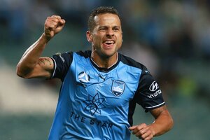 Sau trận thua HAGL, tiền đạo Sydney FC tuyên bố giải nghệ