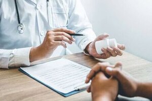 Bộ Y tế yêu cầu kê đơn thuốc kháng virus điều trị Covid-19 đúng quy định