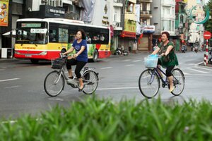 Tin thời tiết ngày 8/5: Bắc Bộ mưa rào và dông, trời mát