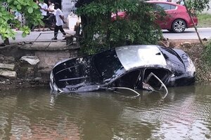 Ô tô chở Chủ tịch Hội Nông dân xã lao xuống mương, 2 người tử vong