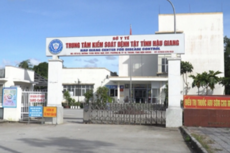 Cách chức giám đốc và nhiều cán bộ CDC Hậu Giang liên quan vụ Việt Á