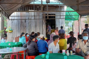 Chồng tự tử khi vừa khâm liệm xong cho vợ