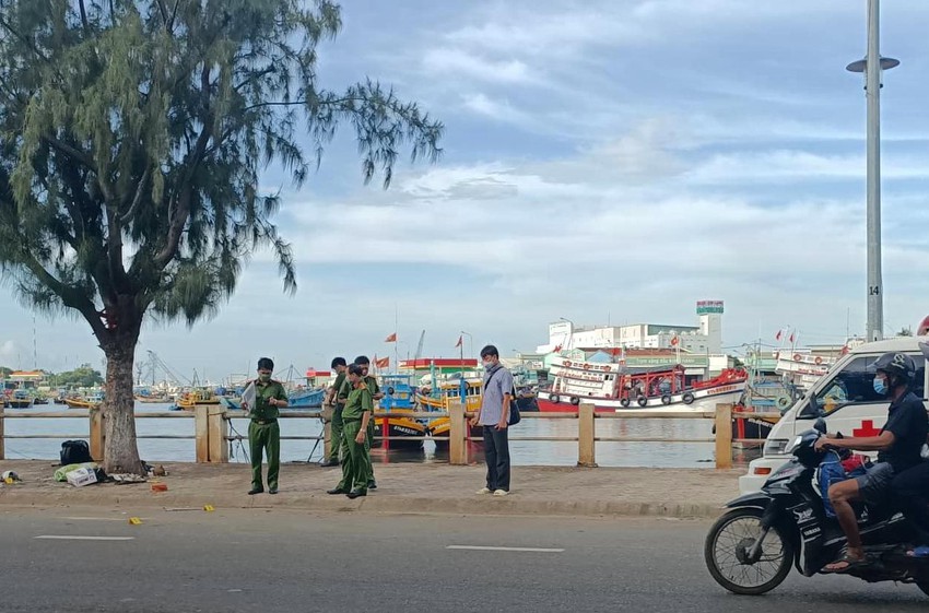 Tài xế lái xe Mercedes truy sát, tông chết người ở Phan Thiết