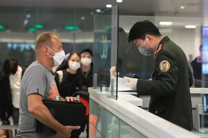 Người nhập cảnh vào Việt Nam không phải xét nghiệm Covid-19 từ 15/5