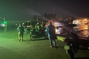 1 học sinh ở Nam Định bị sóng cuốn trôi, mất tích khi tắm biển