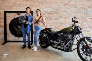 Phan Hiển đoạt 3 HCV SEA Games 31, Khánh Thi tặng ngay siêu xe hơn 1 tỷ