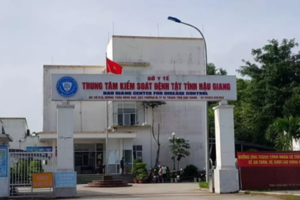 Bắt cựu Giám đốc CDC Hậu Giang và 2 thuộc cấp vì liên quan Việt Á