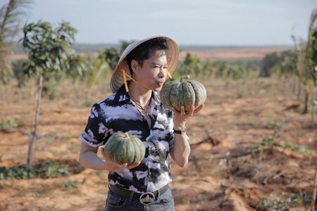 Ca sĩ Ngọc Sơn thành lập Tập đoàn, kinh doanh bất động sản, nông nghiệp và du lịch