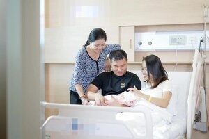 MC Vân Hugo sinh con gái cho chồng doanh nhân