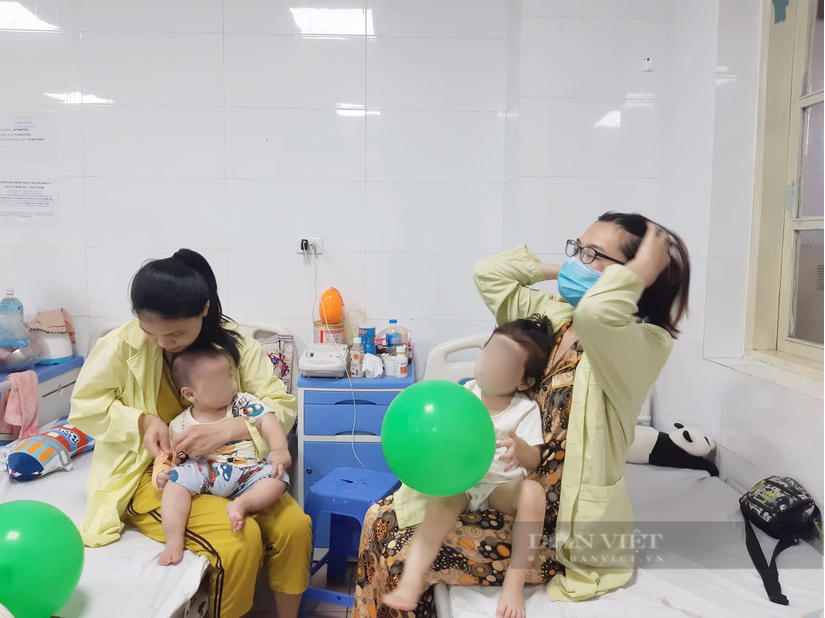 Trẻ nhỏ Hà Nội nhập viện tăng mạnh do thay đổi thời tiết, bác sĩ chỉ ra sai lầm nguy hiểm từ cha mẹ