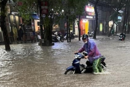 Cảnh báo 11 'điểm đen' ngập lụt lại Hà Nội nếu mưa lớn kéo dài