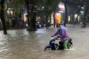 Cảnh báo 11 'điểm đen' ngập lụt lại Hà Nội nếu mưa lớn kéo dài
