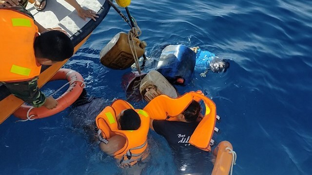 Va chạm với tàu lạ, 3 người trên tàu cá Quảng Ngãi chết và mất tích