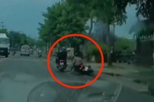 Tạm giữ 2 kẻ cướp giật điện thoại khiến cô gái té ngã xuống đường