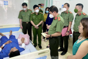 Trưởng công an xã bị đối tượng say rượu chém trọng thương