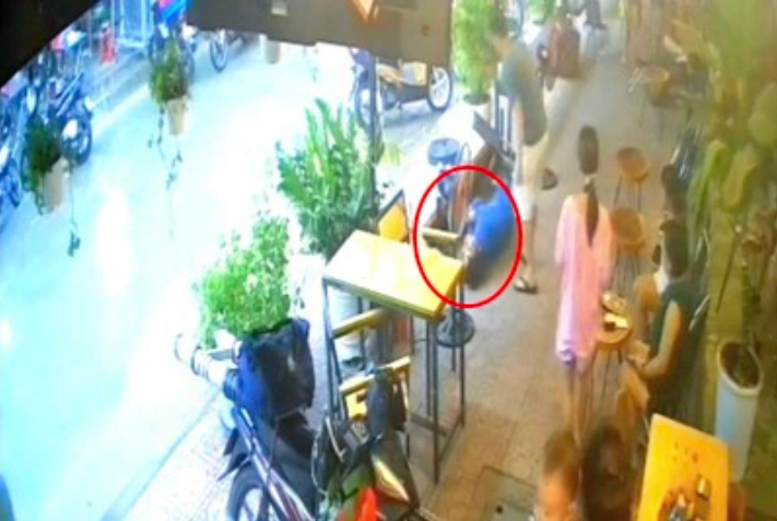 Nam thanh niên bị sét đánh tử vong khi đang ngồi trong quán cà phê