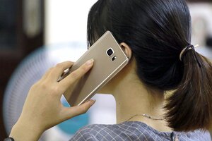 Nghe cuộc gọi từ số lạ, người phụ nữ ở Hà Nội mất hơn 1 tỉ đồng