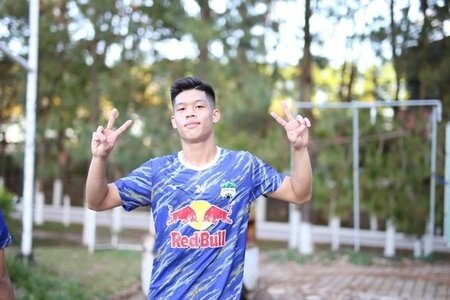 Cầu thủ HAGL được bổ sung lên U19 Việt Nam là ai?