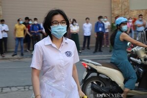 Học sinh xem điểm thi lớp 10 năm 2022 Hà Nội thế nào?