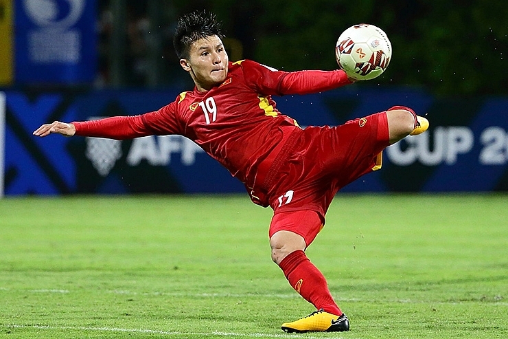 Chuyên gia Pháp góp ý Quang Hải trước ngày gia nhập đội bóng mới