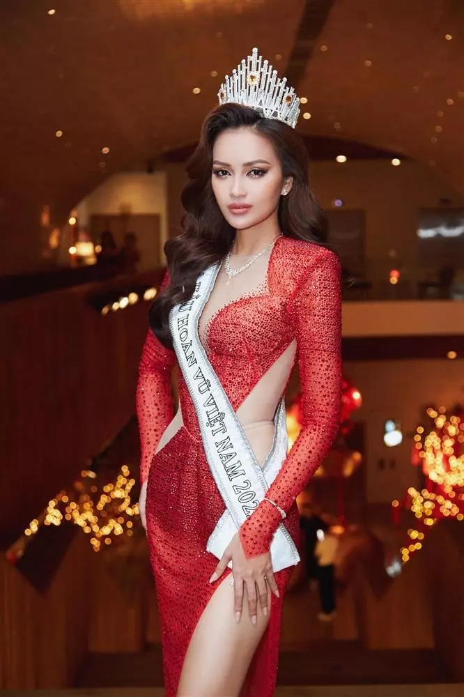 Hoa hậu Ngọc Châu bị chất vấn vì phát ngôn bất nhất chưa từng yêu ai