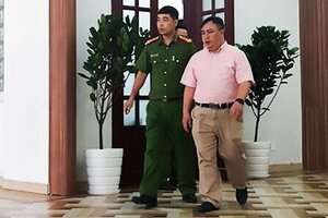 Hàng chục tỷ đồng bị Giám đốc Bệnh viện Mắt TP. Hồ Chí Minh và đồng phạm 'móc túi' như nào?