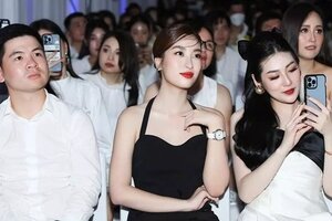 Xôn xao thông tin Hoa hậu Đỗ Mỹ Linh được con trai bầu Hiển cầu hôn